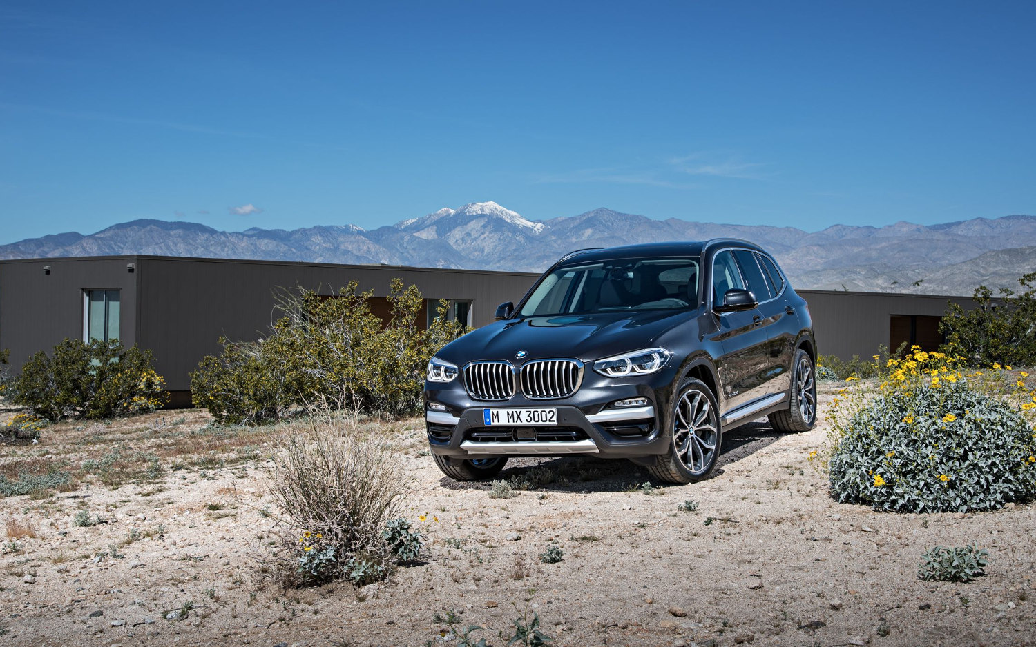 Comparison - BMW X3 xDrive30i 2018 - vs - Jeep Grand Cherokee Overland ...